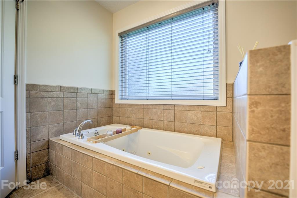 79 Noble Road, Unit 2 Fairview, NC 28730 - Photo 35 of 48 Gallery Image 35