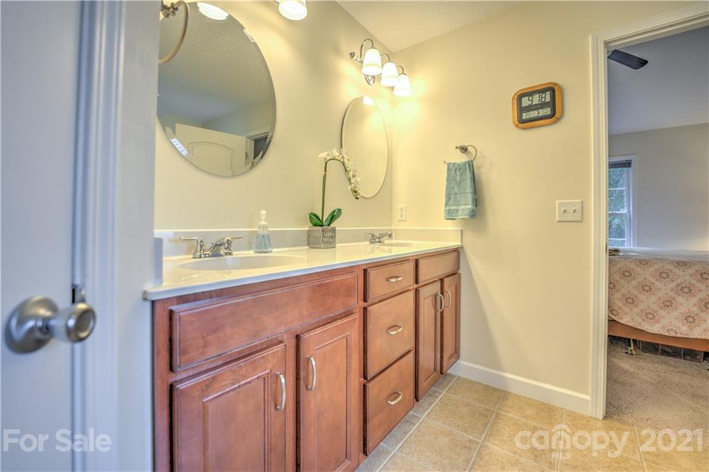 79 Noble Road, Unit 2 Fairview, NC 28730 - Photo 37 of 48 Gallery Image 37