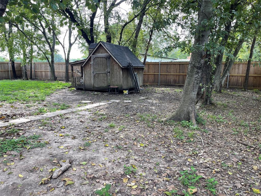 200 Austin Street Rice, TX 75155 - Photo 19 of 22 a house view with a backyard space