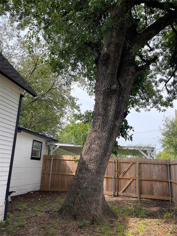 200 Austin Street Rice, TX 75155 - Photo 22 of 22 a view of a backyard