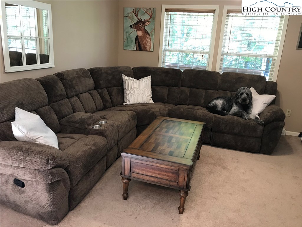 71 Locust Road Newland, NC 28657 - Photo 4 of 15 Gallery Image 4