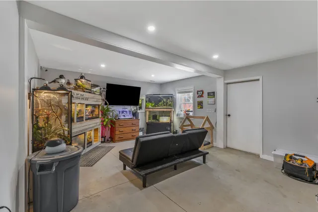 $849,900 | 1745 Ennis Branch Road, McEwen, TN 37101