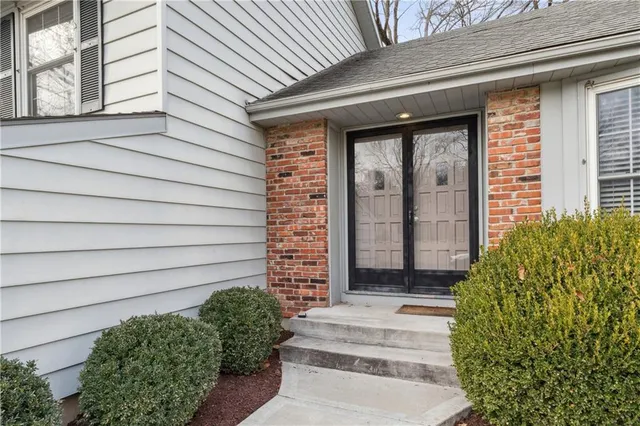 $375,000 | 7920 Gillette Street, Lenexa, KS 66215