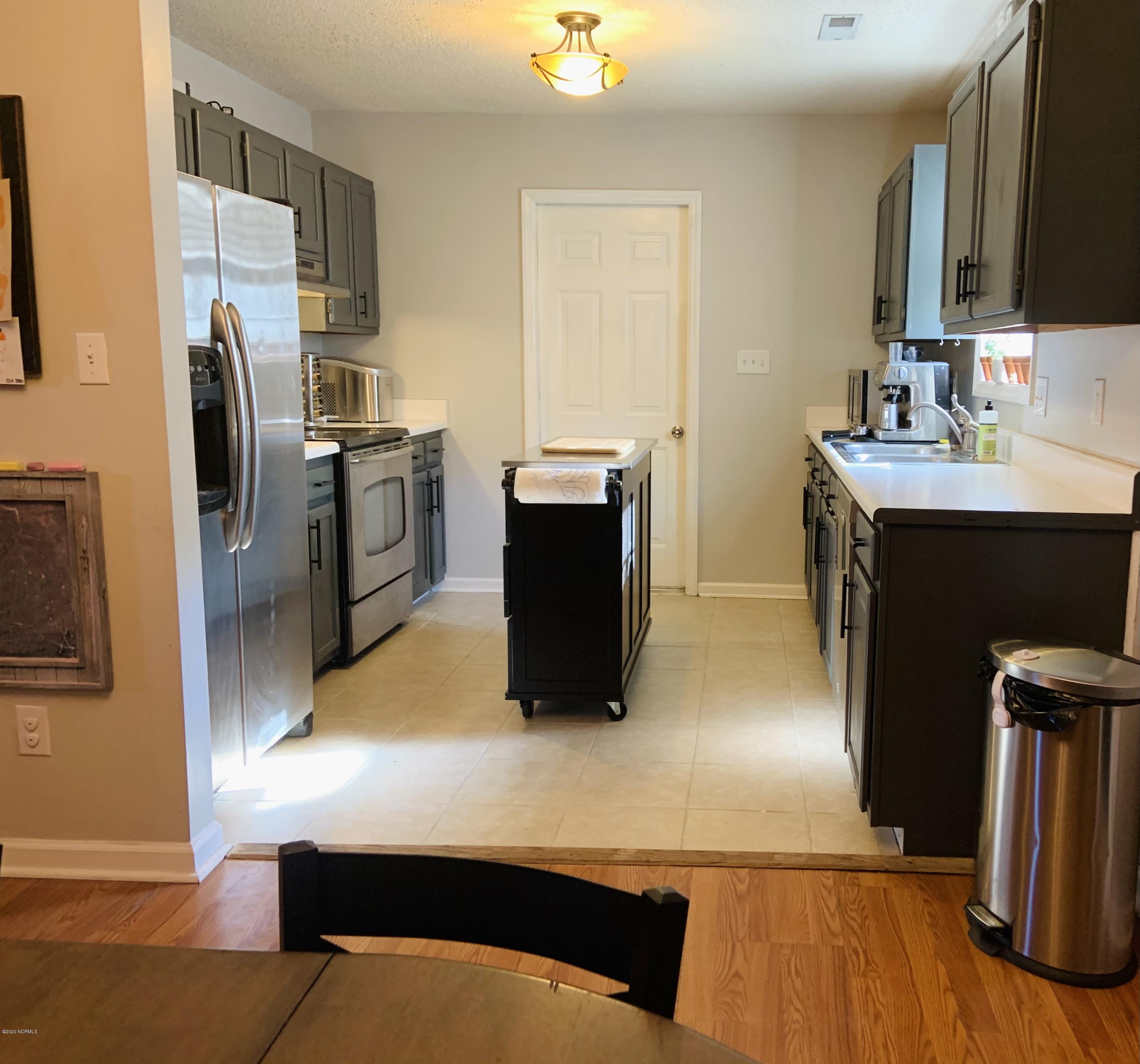 140 Parnell Road Hubert, NC 28539 - Photo 11 of 19 Kitchen