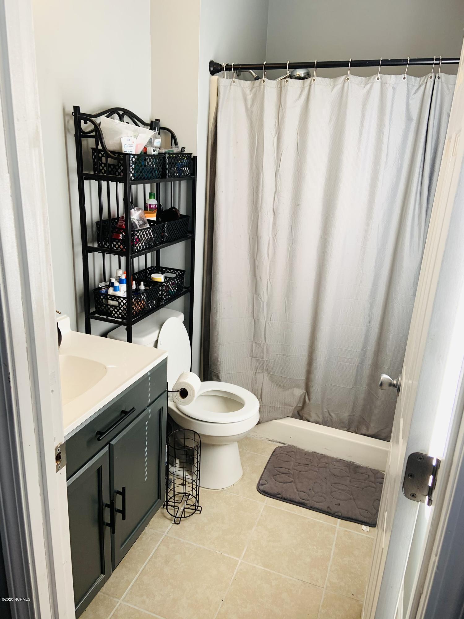 140 Parnell Road Hubert, NC 28539 - Photo 17 of 19 Full Master Bath