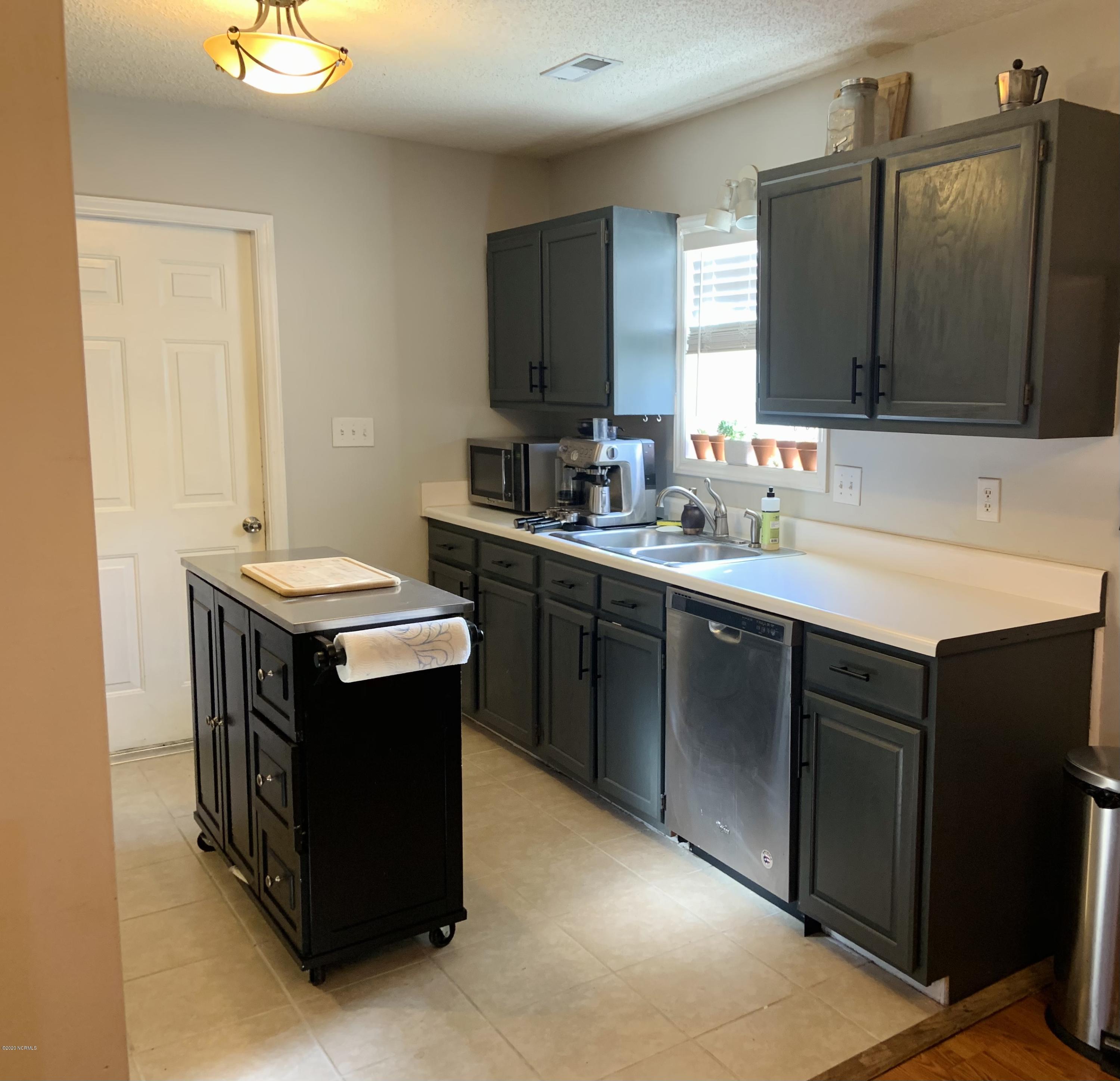 140 Parnell Road Hubert, NC 28539 - Photo 18 of 19 Kitchen