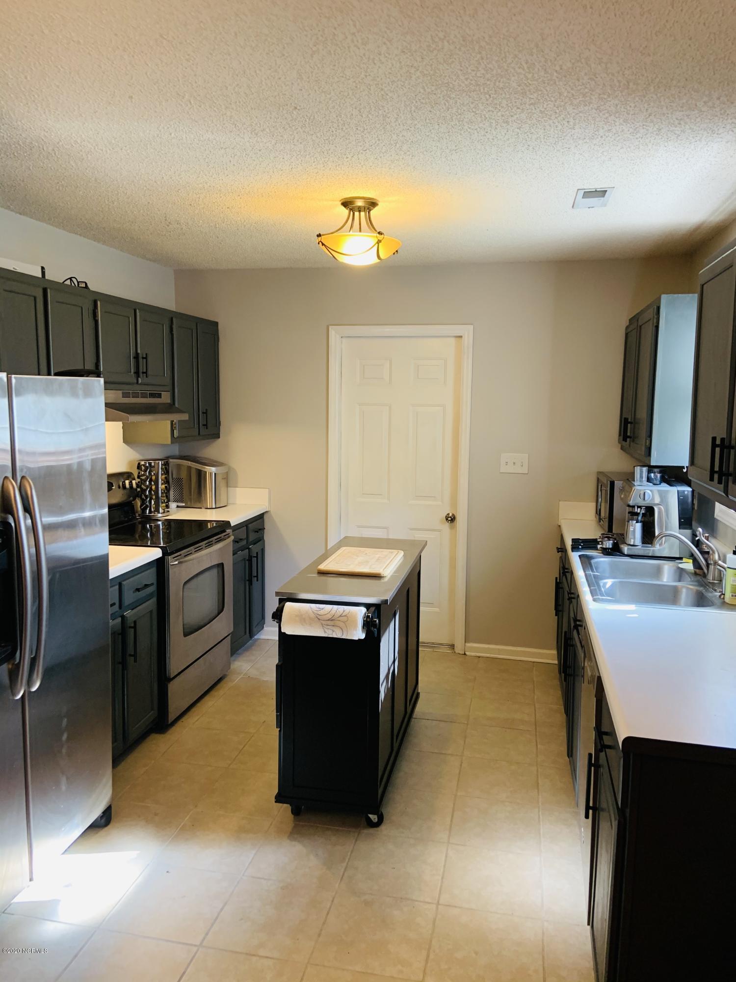 140 Parnell Road Hubert, NC 28539 - Photo 10 of 19 Kitchen