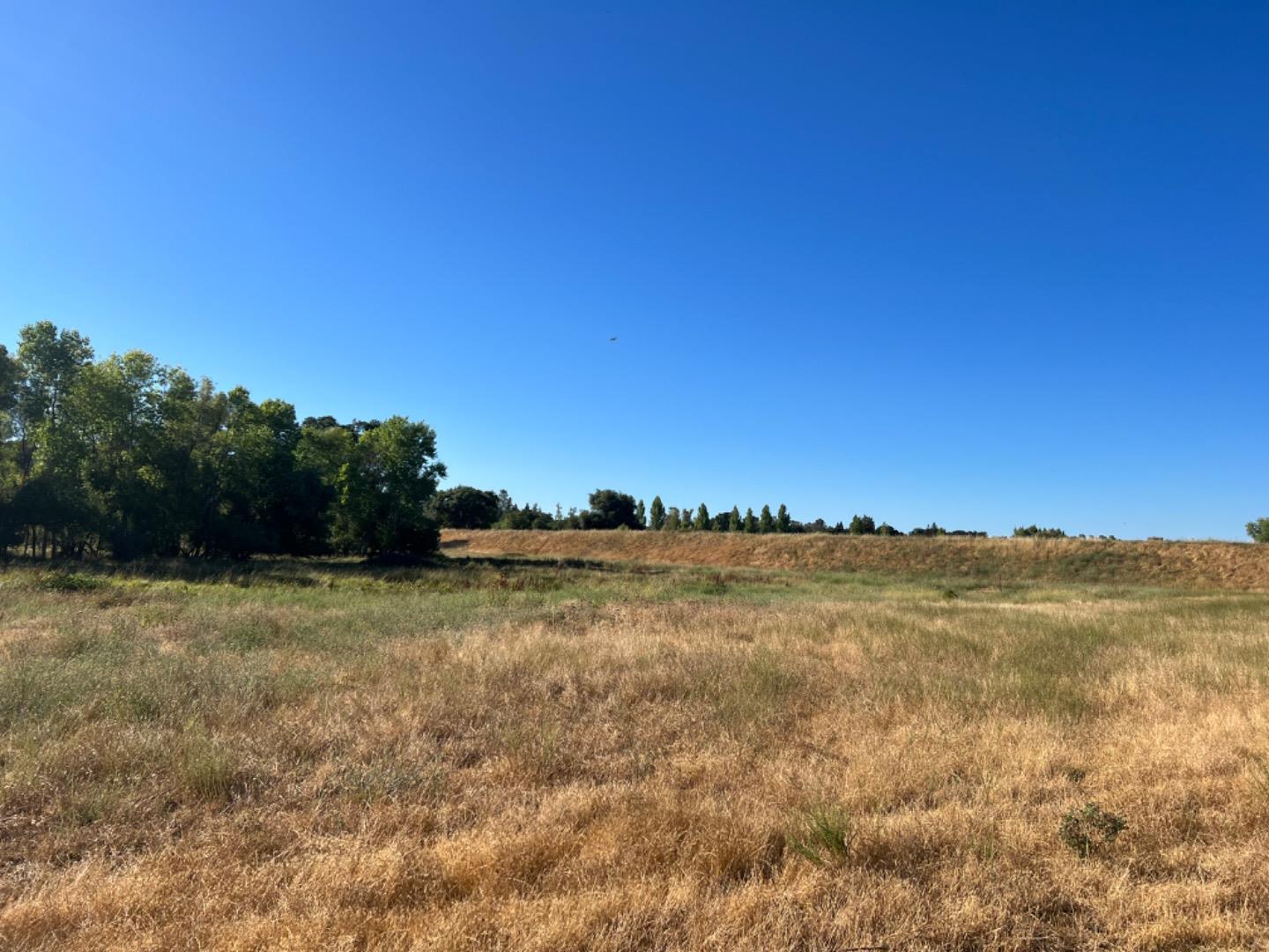 5800 Milton Ranch Road Shingle Springs, CA 95682 - Photo 18 of 21 a view of an ocean and beach