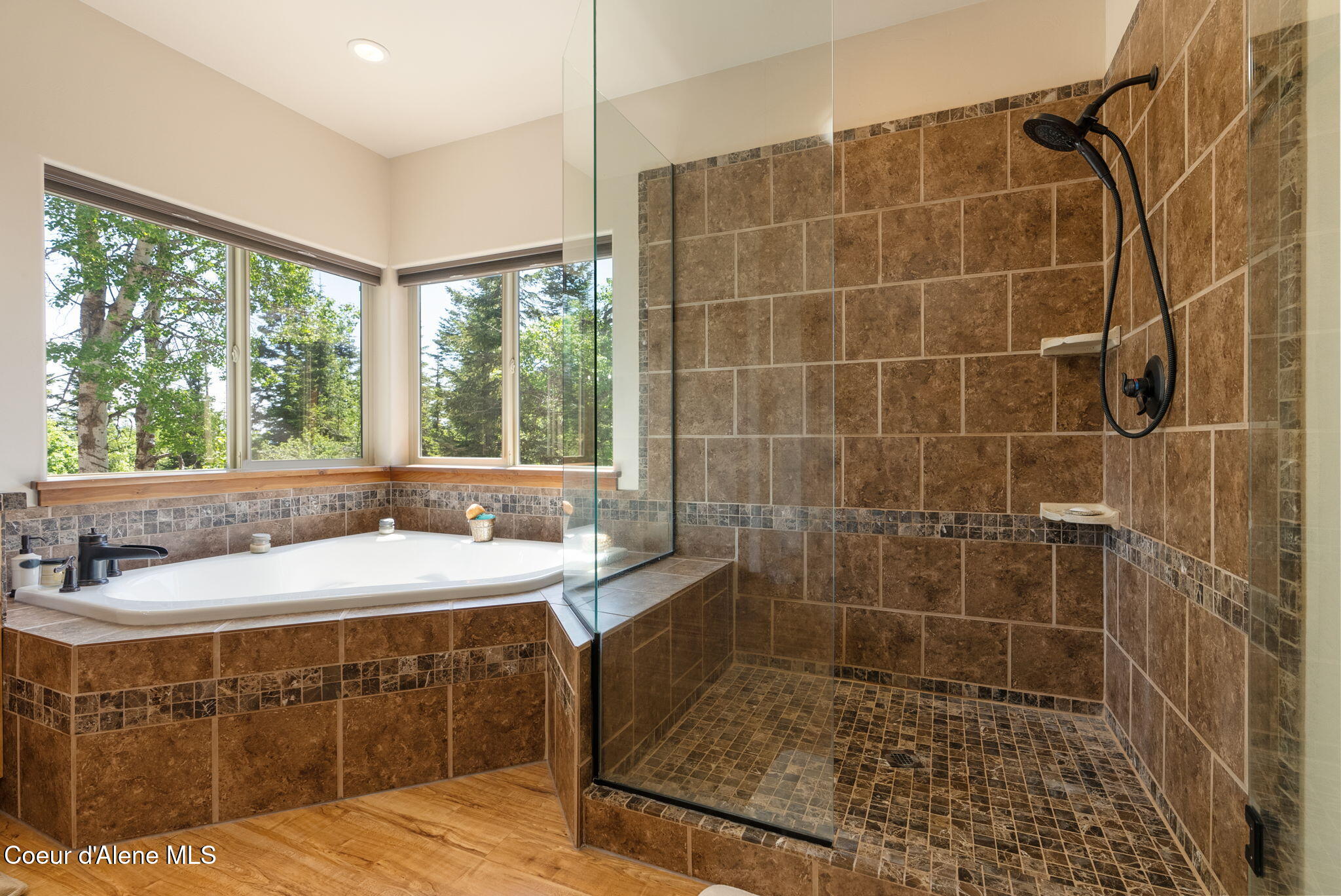 17378 North Freddi Road Rathdrum, ID 83858 - Photo 29 of 93 Primary Bath and Shower