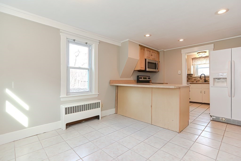 9 Maple Street Mendon, MA 01756 - Photo 9 of 34 Gallery Image 9