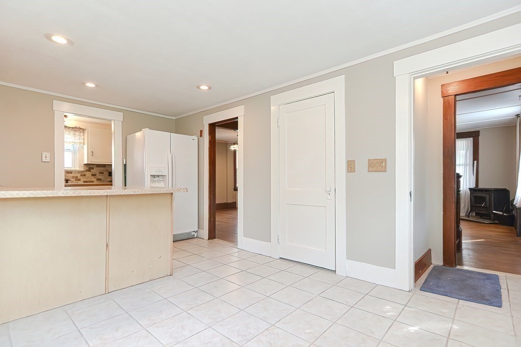 9 Maple Street Mendon, MA 01756 - Photo 10 of 34 Gallery Image 10