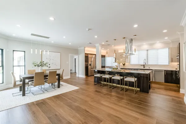 $935,000 | 502 Lee Shore Lane, Houston, TX 77079