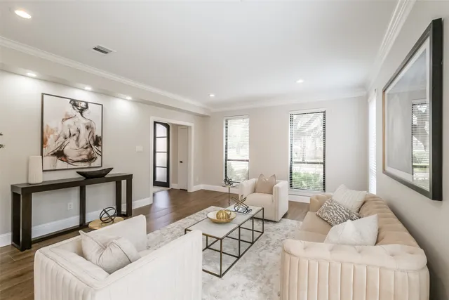 $935,000 | 502 Lee Shore Lane, Houston, TX 77079