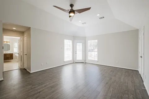 $950,000 | 502 Lee Shore Lane, Houston, TX 77079