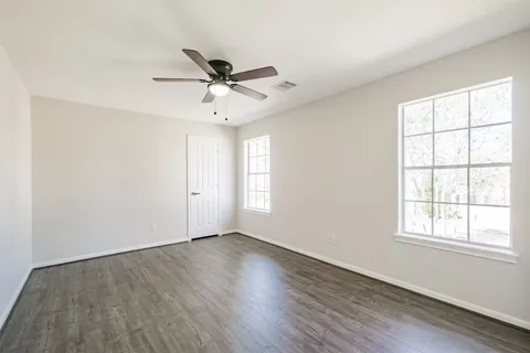 $950,000 | 502 Lee Shore Lane, Houston, TX 77079