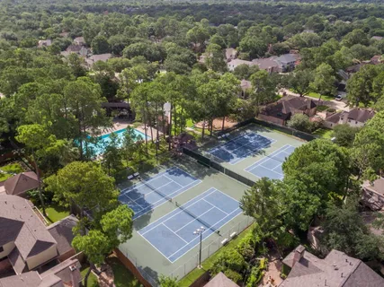 $950,000 | 502 Lee Shore Lane, Houston, TX 77079