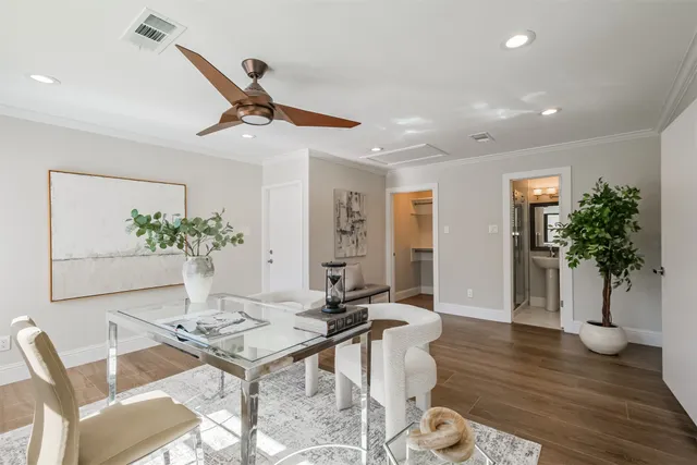 $935,000 | 502 Lee Shore Lane, Houston, TX 77079