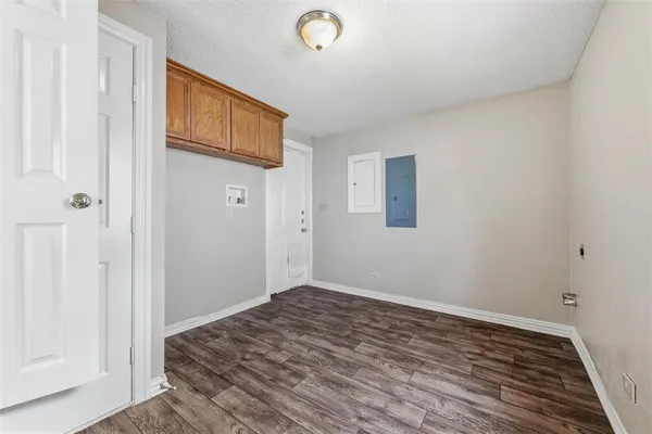 $225,000 | 317 Southeast 12th Street, Grand Prairie, TX 75051