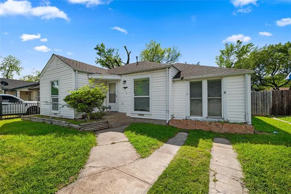 $225,000 | 317 Southeast 12th Street, Grand Prairie, TX 75051
