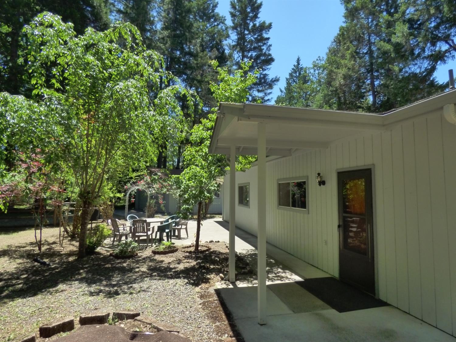 801 Hummingbird Road Cave Junction, OR 97523 - Photo 4 of 31 Additional Photo