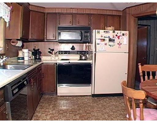36 Anthony Road Tewksbury, MA 01876 - Photo 3 of 12 Gallery Image 3