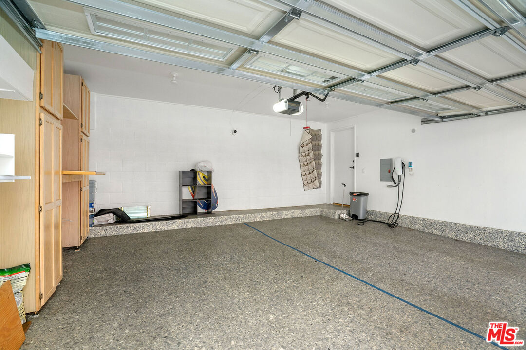 5923 Etiwanda Avenue, Unit 106 Tarzana, CA 91356 - Photo 26 of 27 a view of empty room with wooden floor