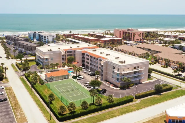 $4,000 | 125 Pulsipher Avenue, Unit 402, Cocoa Beach, FL 32931
