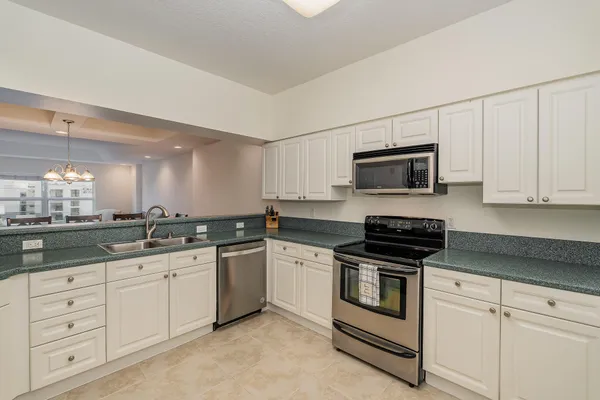 $3,795 | 125 Pulsipher Avenue, Unit 402, Cocoa Beach, FL 32931