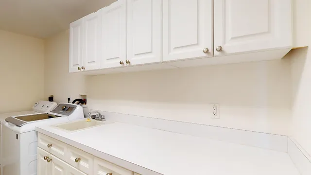 $4,000 | 125 Pulsipher Avenue, Unit 402, Cocoa Beach, FL 32931