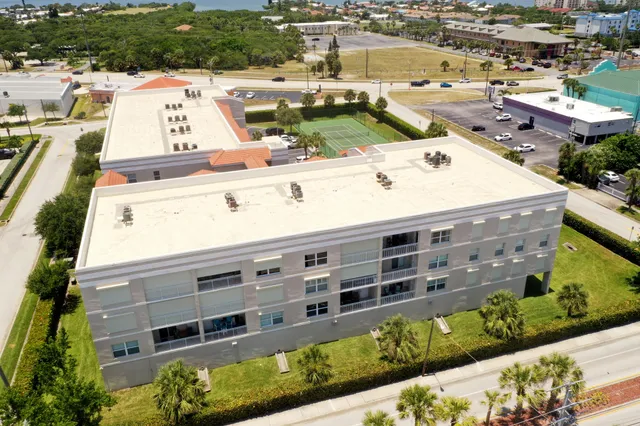 $4,000 | 125 Pulsipher Avenue, Unit 402, Cocoa Beach, FL 32931