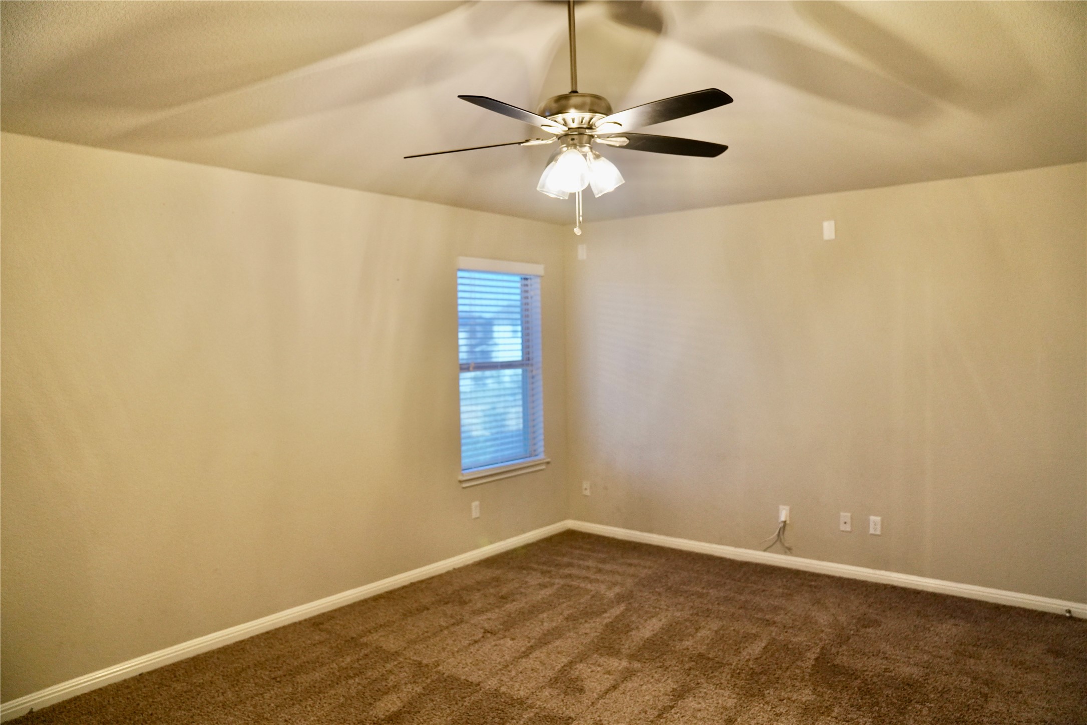 19028 Quebrada Drive Pflugerville, TX 78660 - Photo 21 of 36 en view of an empty room