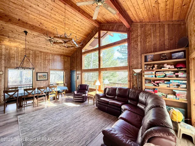 $547,000 | 161 Vista W Drive, Star Valley Ranch, WY 83127