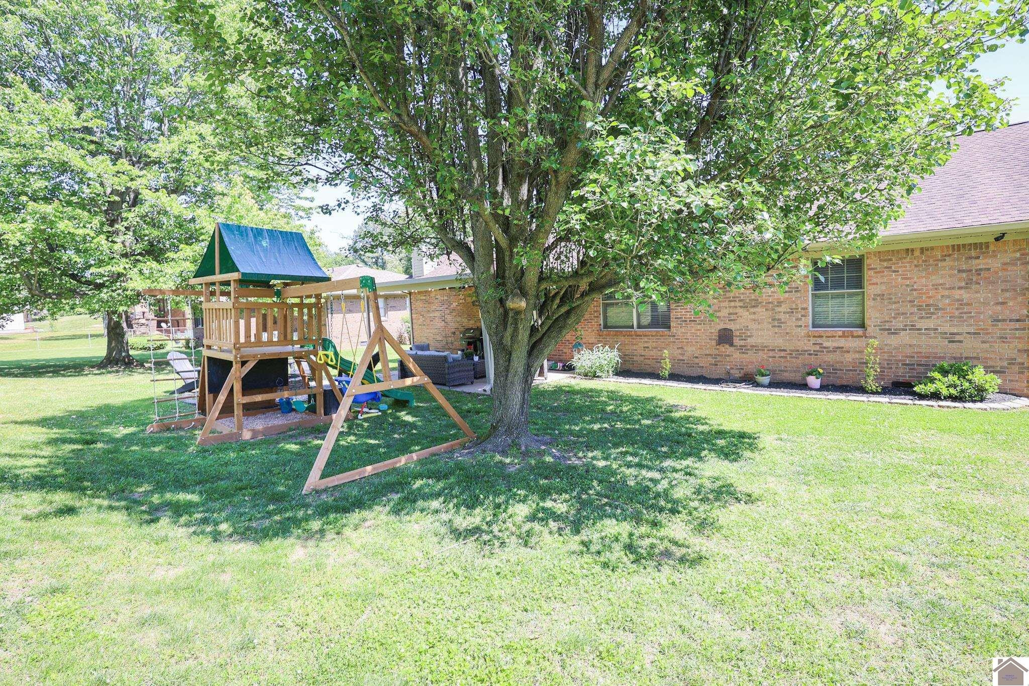 4055 Lovelaceville Road Paducah, KY 42001 - Photo 11 of 35 Back Exterior