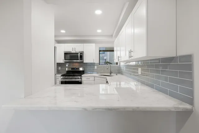 $315,000 | 7401 Auburn Oaks Court, Unit M, Citrus Heights, CA 95621