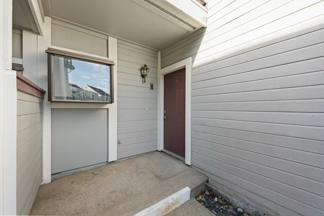 $315,000 | 7401 Auburn Oaks Court, Unit M, Citrus Heights, CA 95621