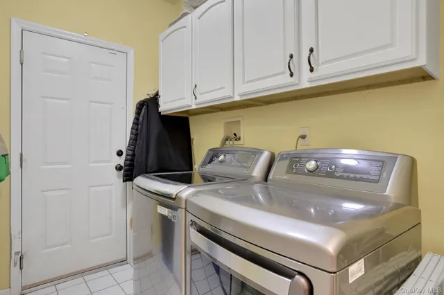 a view of washer and dryer