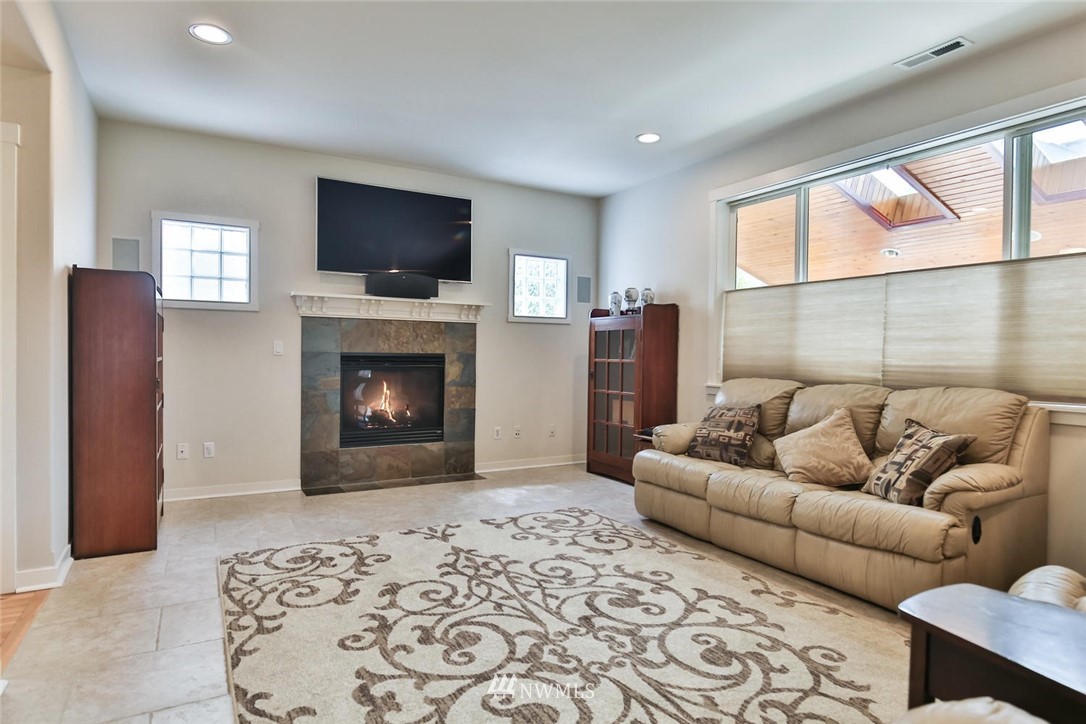 21932 44th Drive Southeast Bothell, WA 98021 - Photo 9 of 24