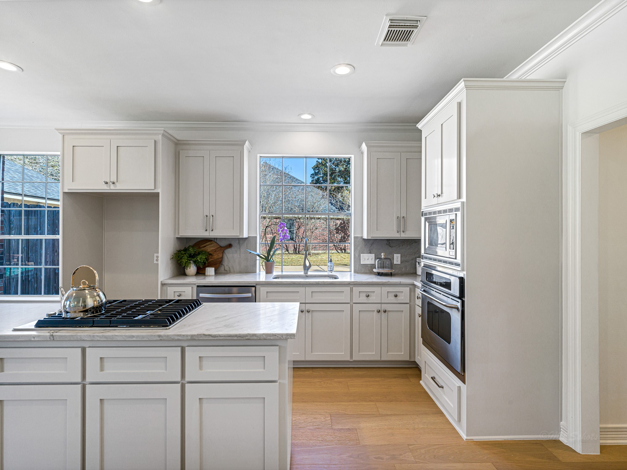 1910 Landon Point Circle Katy, TX 77450 - Photo 13 of 37 Kitchen has upgraded cabinet doors and drawers with soft close.