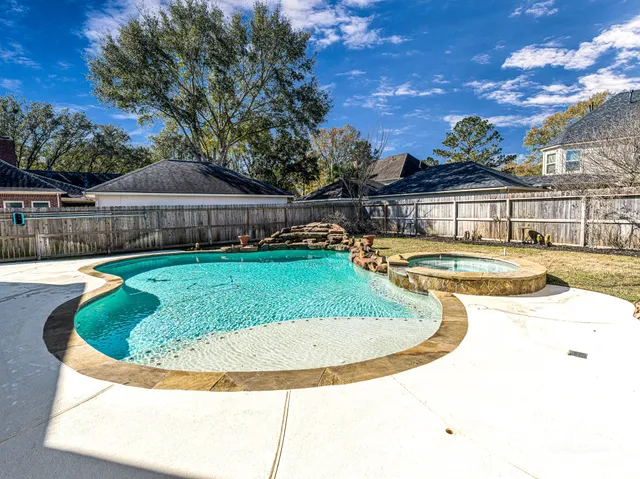 $700,000 | 1910 Landon Point Circle, Katy, TX 77450