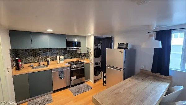 $1,000 | 3418 Oneida Way, Unit 1, Las Vegas, NV 89169