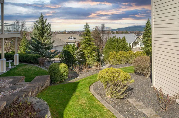 $799,000 | 1211 North Lancashire Lane, Liberty Lake, WA 99019