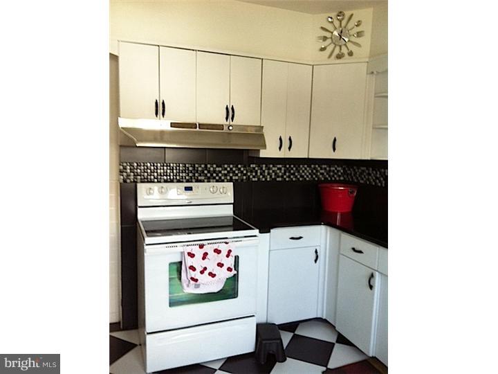 1627 New Holland Road Shillington, PA 19607 - Photo 4 of 7 Kitchen