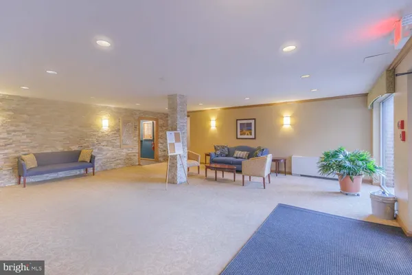 $259,000 | 1830 Columbia Pike, Unit 207, Arlington, VA 22204