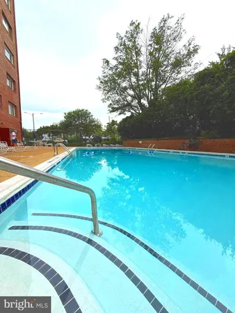 $259,000 | 1830 Columbia Pike, Unit 207, Arlington, VA 22204