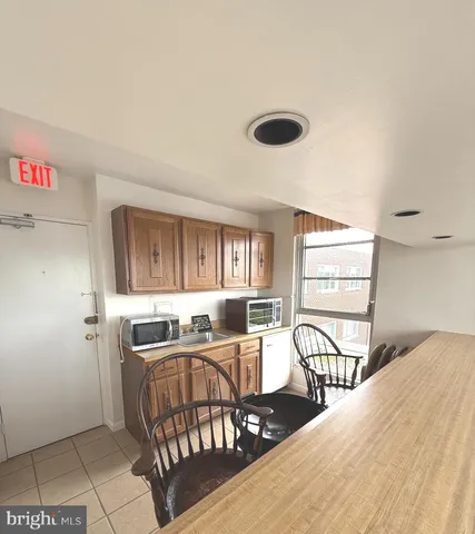 $268,900 | 1830 Columbia Pike, Unit 207, Arlington, VA 22204