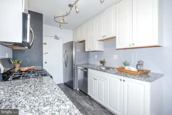 $259,000 | 1830 Columbia Pike, Unit 207, Arlington, VA 22204