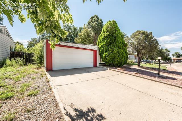 1716 Comanche Road Pueblo, CO 81001 - Photo 2 of 11