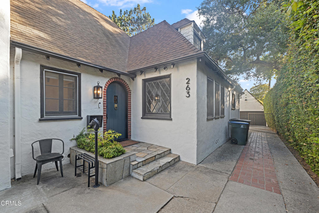 263 San Miguel Road Pasadena, CA 91105 - Photo 3 of 28 a front view of a house with garden