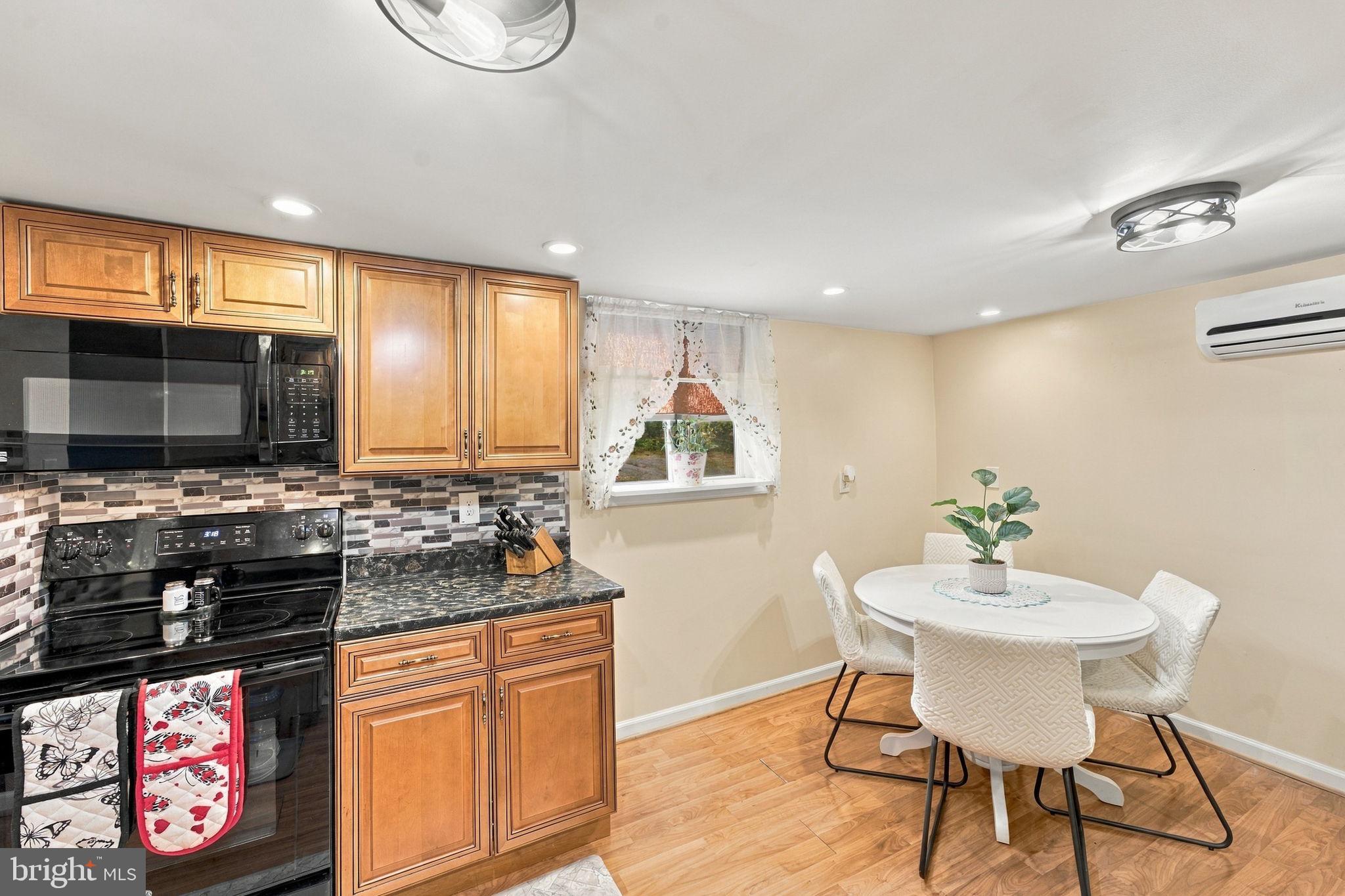 11317 Scotts Mill Road Culpeper, VA 22701 - Photo 12 of 46 Plenty of table space