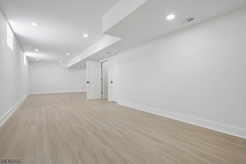 318 Halsey Road Parsippany, NJ 07054 - Photo 31 of 39